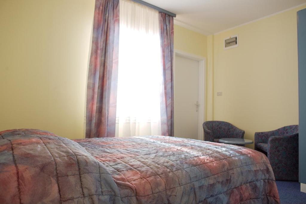Garni Hotel Siesta Nova Gorica Quarto foto